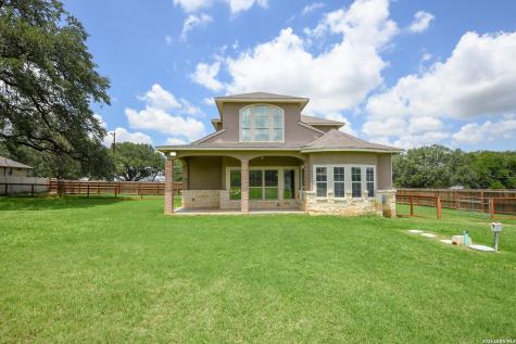 7606 Triple Leaf China Grove TX 78263