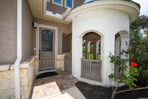 7606 Triple Leaf China Grove TX 78263