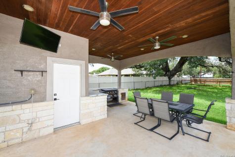 7606 Triple Leaf China Grove TX 78263