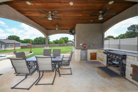 7606 Triple Leaf China Grove TX 78263