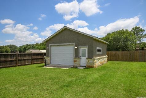 7606 Triple Leaf China Grove TX 78263