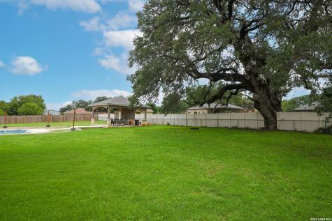 7606 Triple Leaf China Grove TX 78263