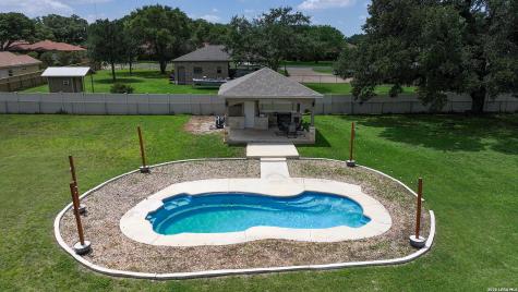 7606 Triple Leaf China Grove TX 78263