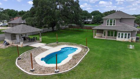 7606 Triple Leaf China Grove TX 78263