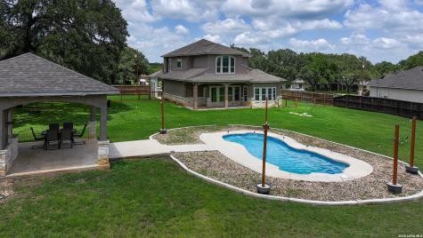 7606 Triple Leaf China Grove TX 78263