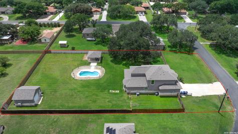 7606 Triple Leaf China Grove TX 78263