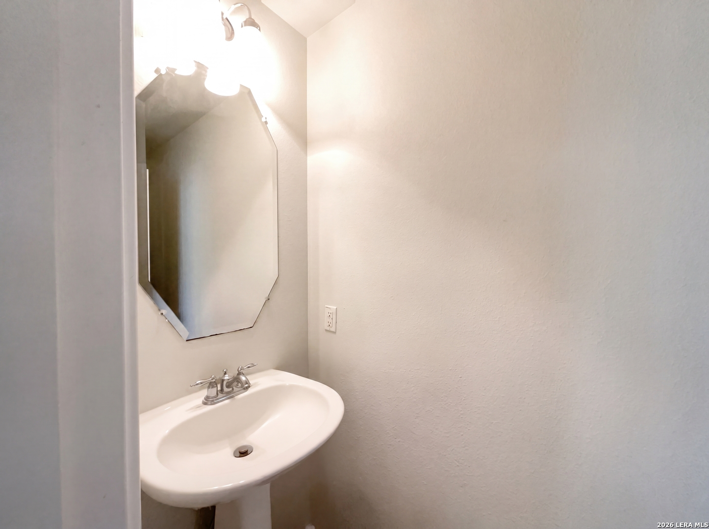 907 Magnolia Crest San Antonio TX 78251