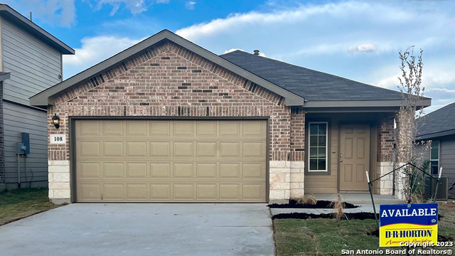 108 Honors Street Floresville TX 78114