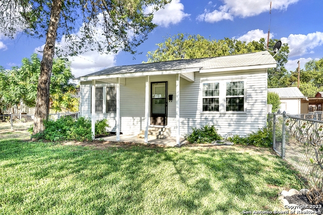 332 Lantana Lane Pleasanton TX 78064