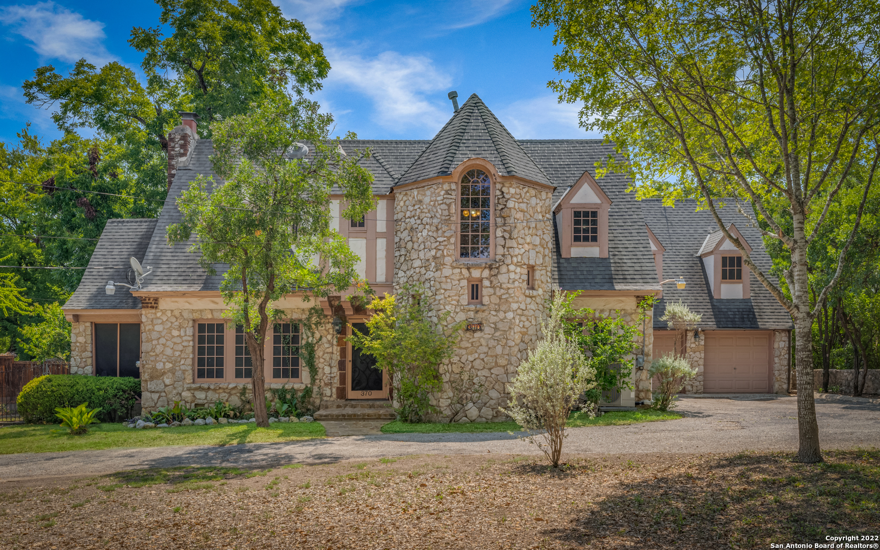 370 W Broadview Drive San Antonio TX 78228
