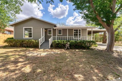 904 A Street Floresville TX 78114