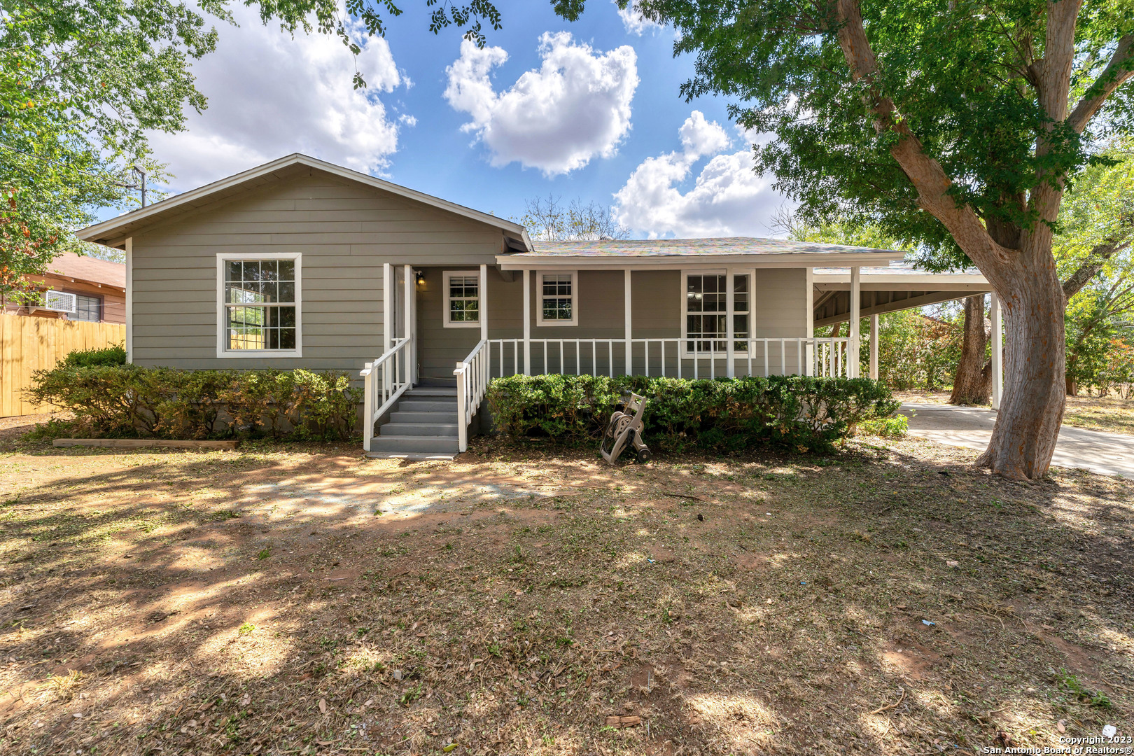 904 A Street Floresville TX 78114