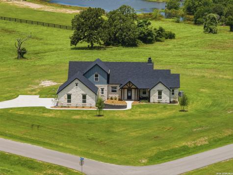 9974 Hidden Pond Drive Iola TX 77861
