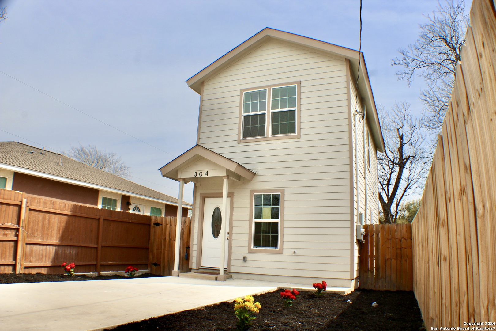 304 S San Gabriel Avenue San Antonio TX 78237