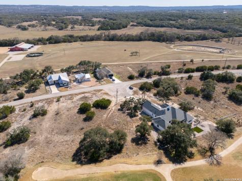 425 George Dolson Blanco TX 78606