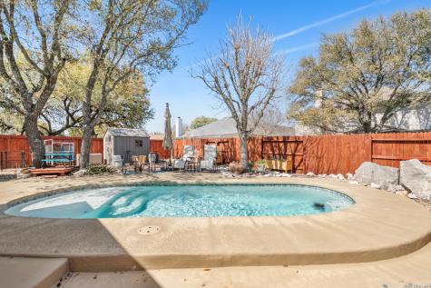 1515 Crescent Woods San Antonio TX 78258
