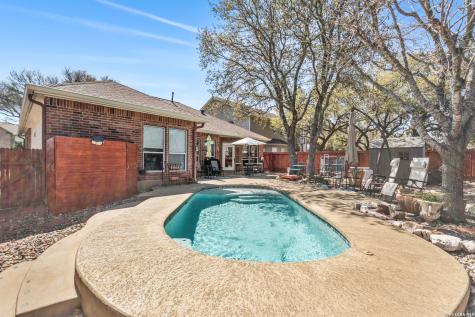 1515 Crescent Woods San Antonio TX 78258