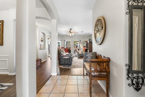 1515 Crescent Woods San Antonio TX 78258