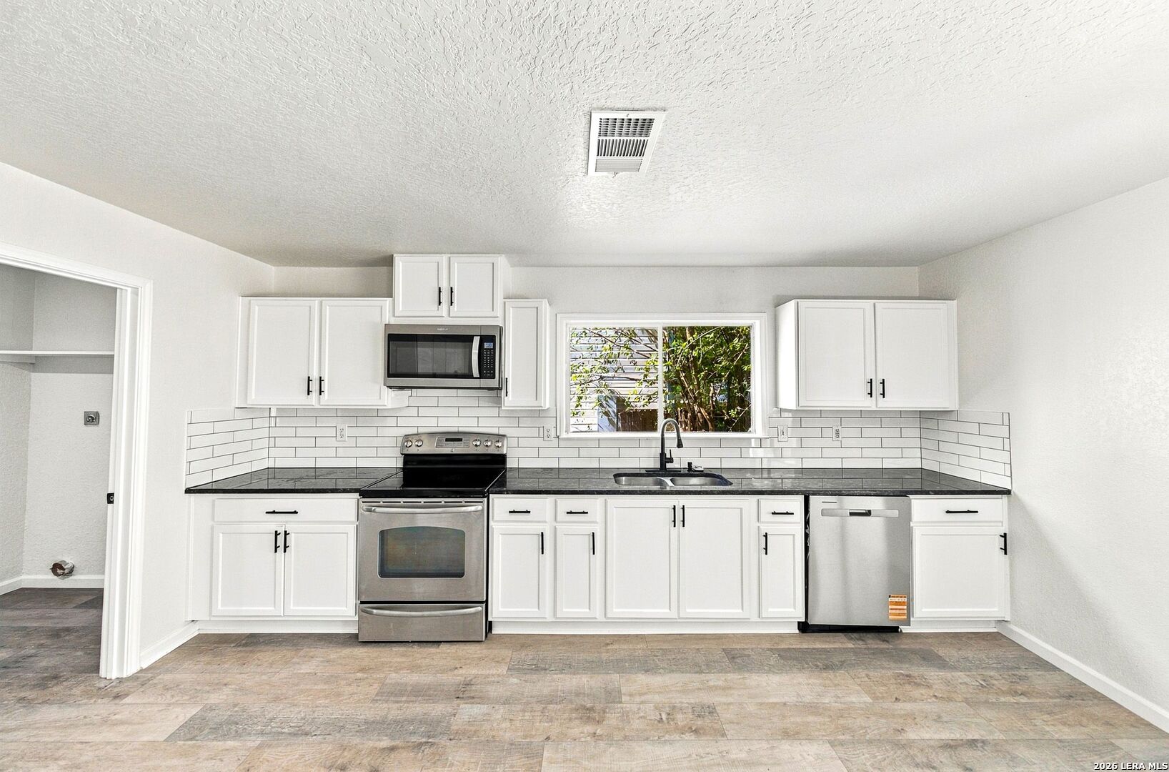 5068 Viking Coral San Antonio TX 78244