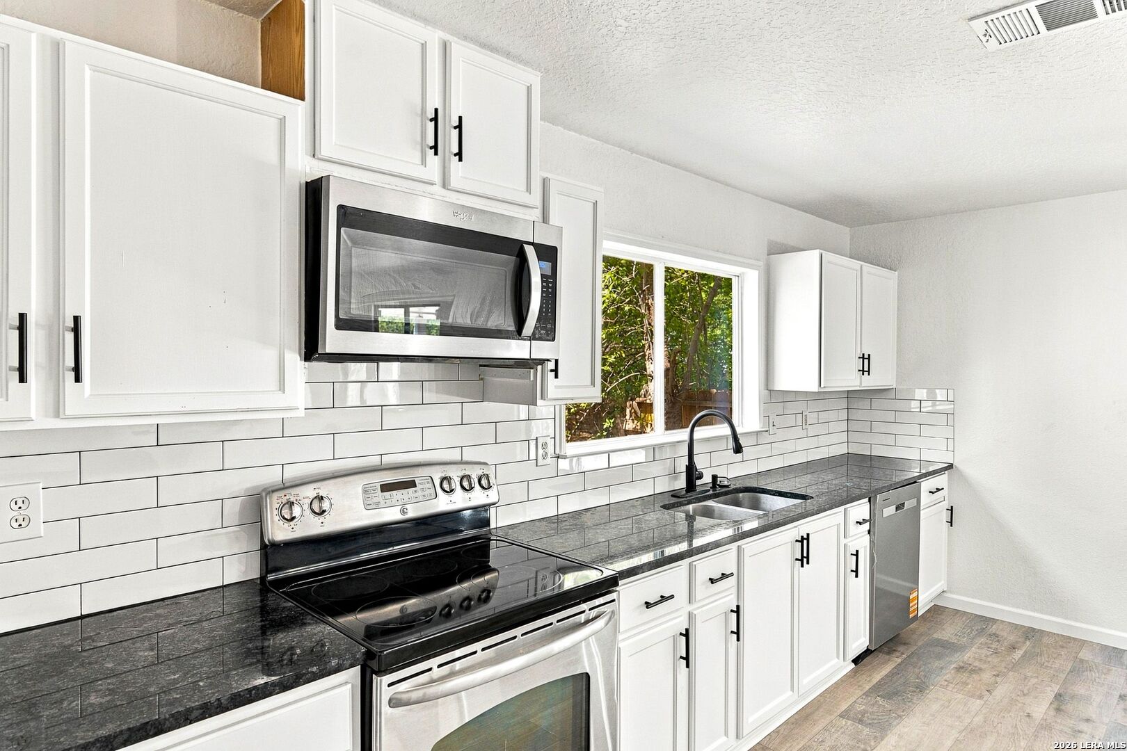 5068 Viking Coral San Antonio TX 78244
