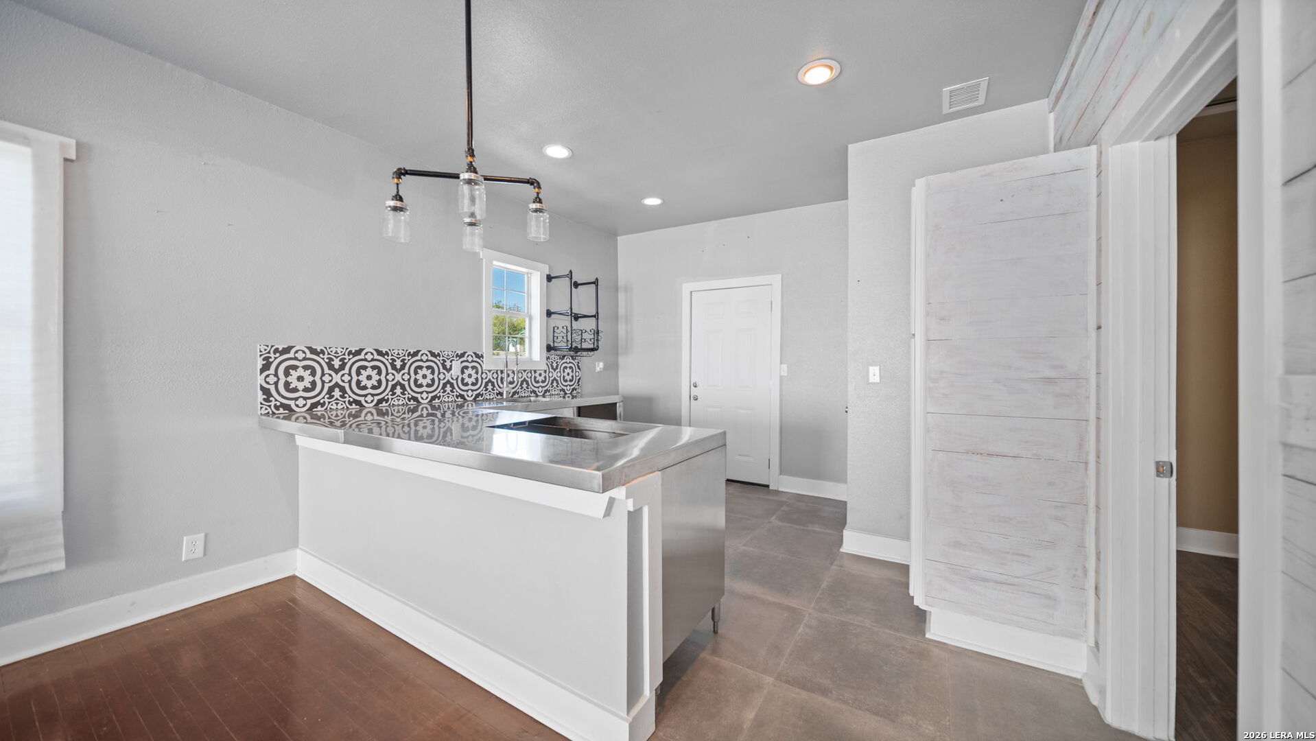 1503 Gibbs San Antonio TX 78202