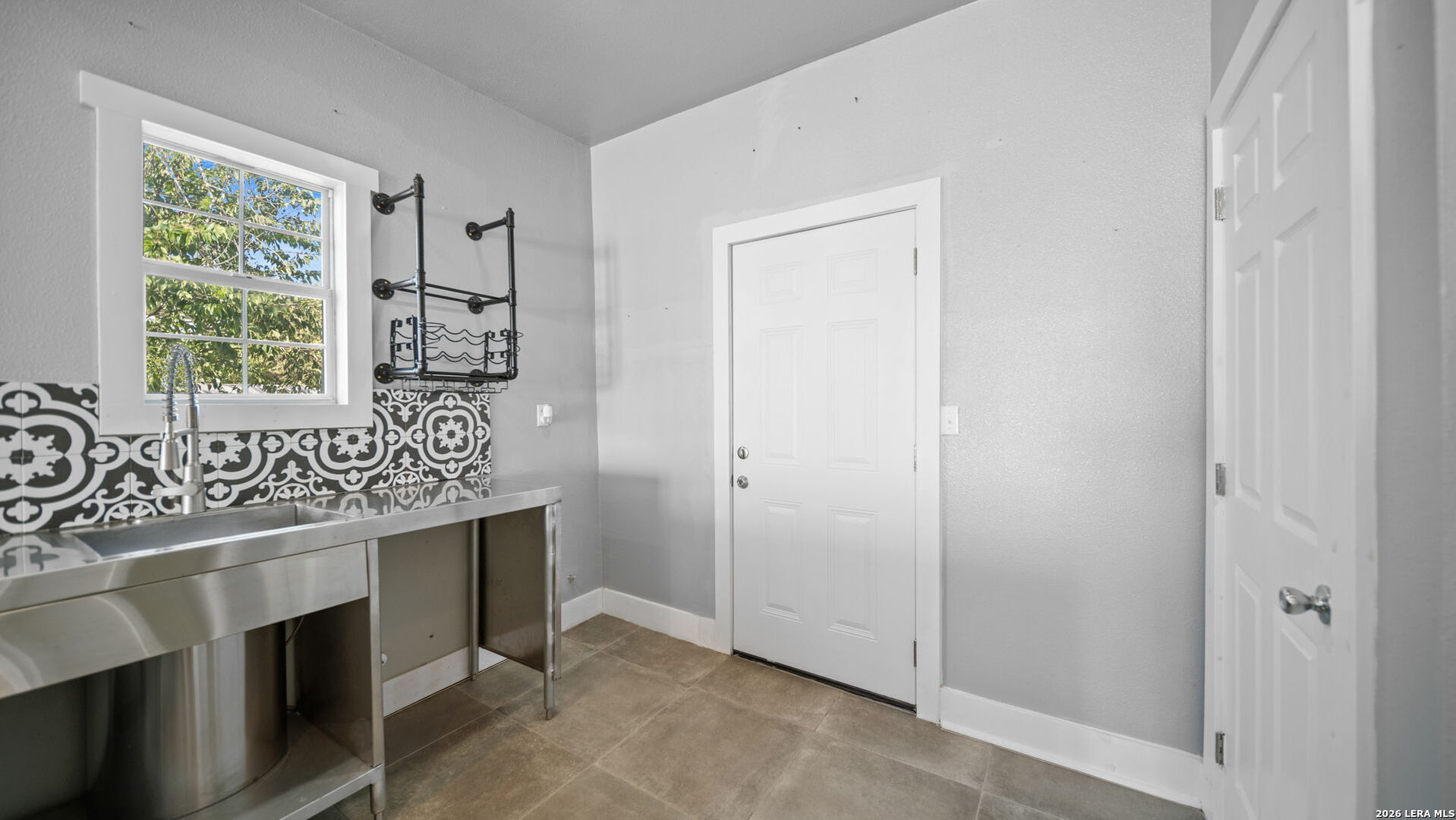 1503 Gibbs San Antonio TX 78202