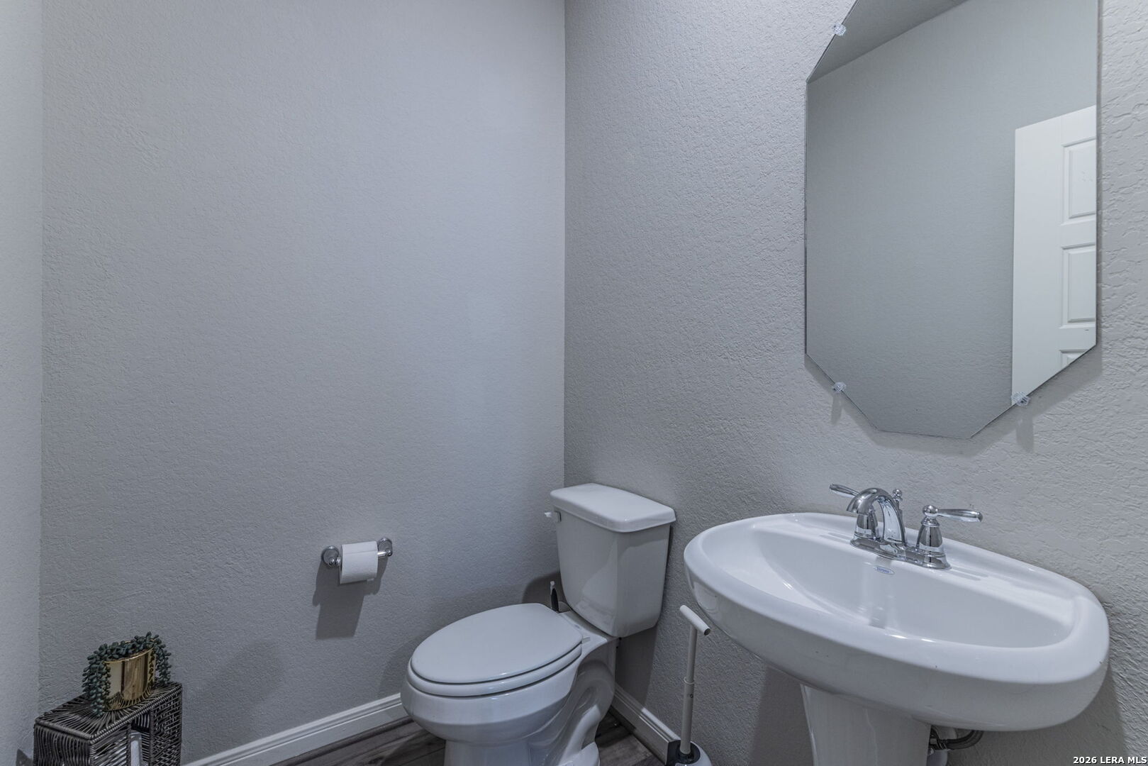 1519 Argon San Antonio TX 78245