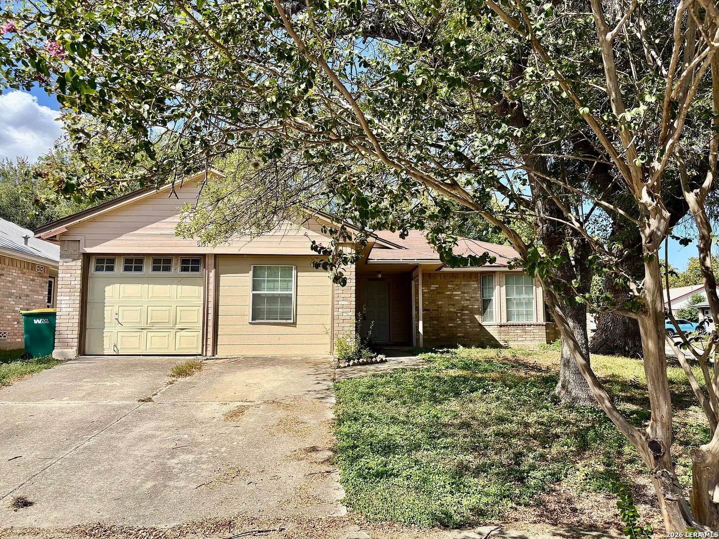 8131 Forest Dawn Live Oak TX 78233
