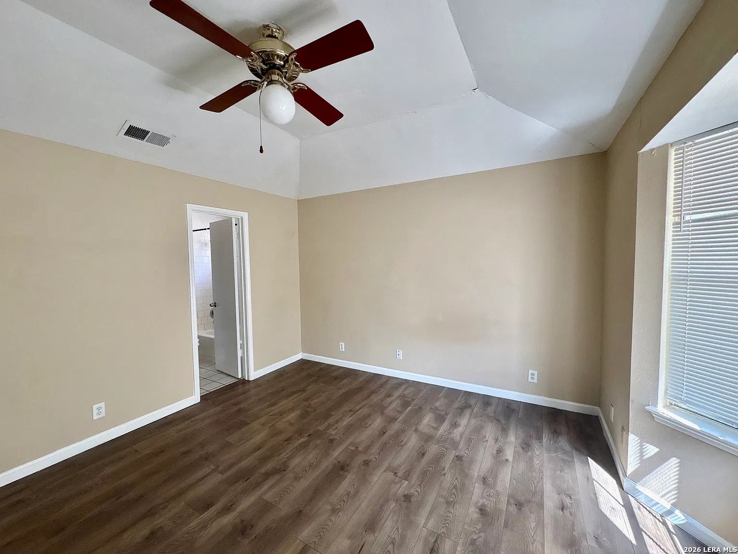 8131 Forest Dawn Live Oak TX 78233