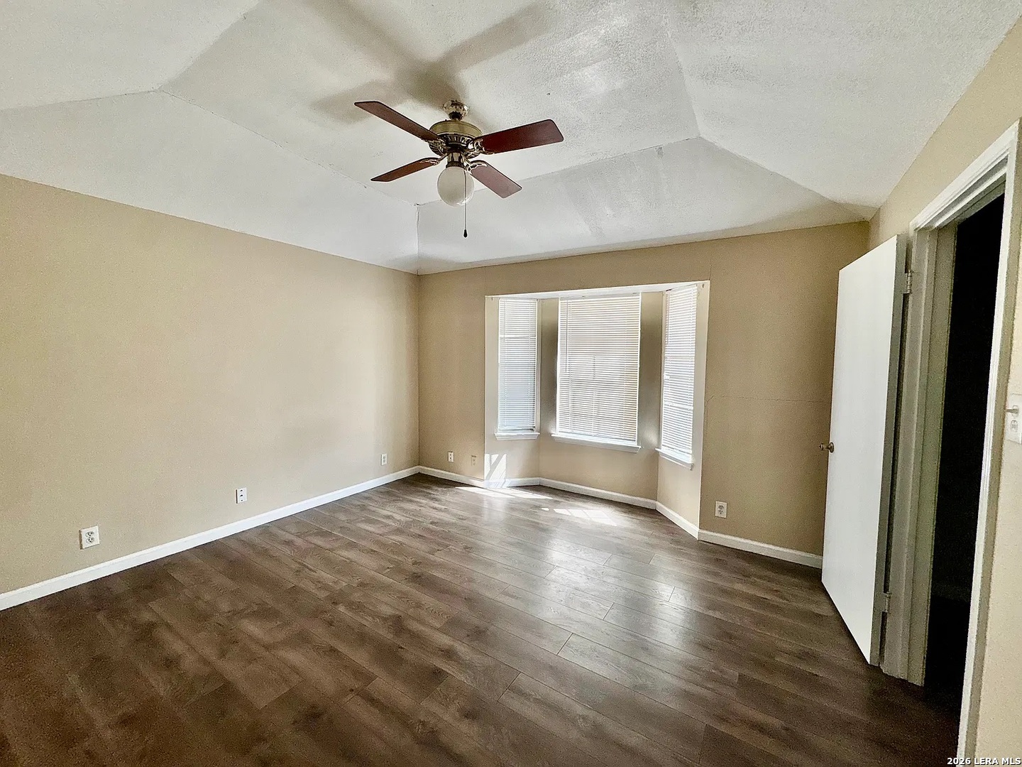 8131 Forest Dawn Live Oak TX 78233