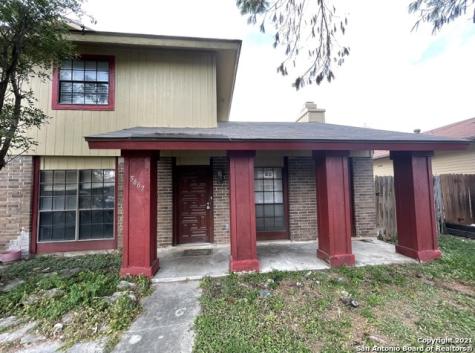 5667 Wood Climb Street San Antonio TX 78233