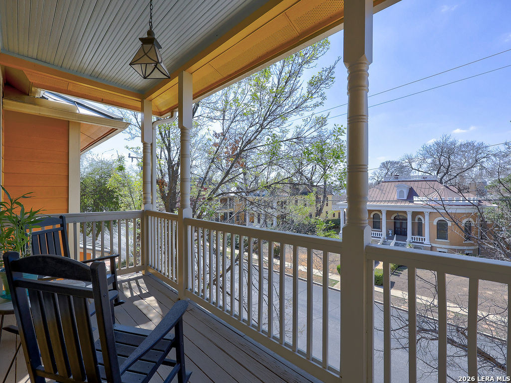 400 E Guenther San Antonio TX 78210