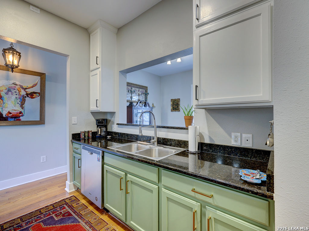 400 E Guenther San Antonio TX 78210