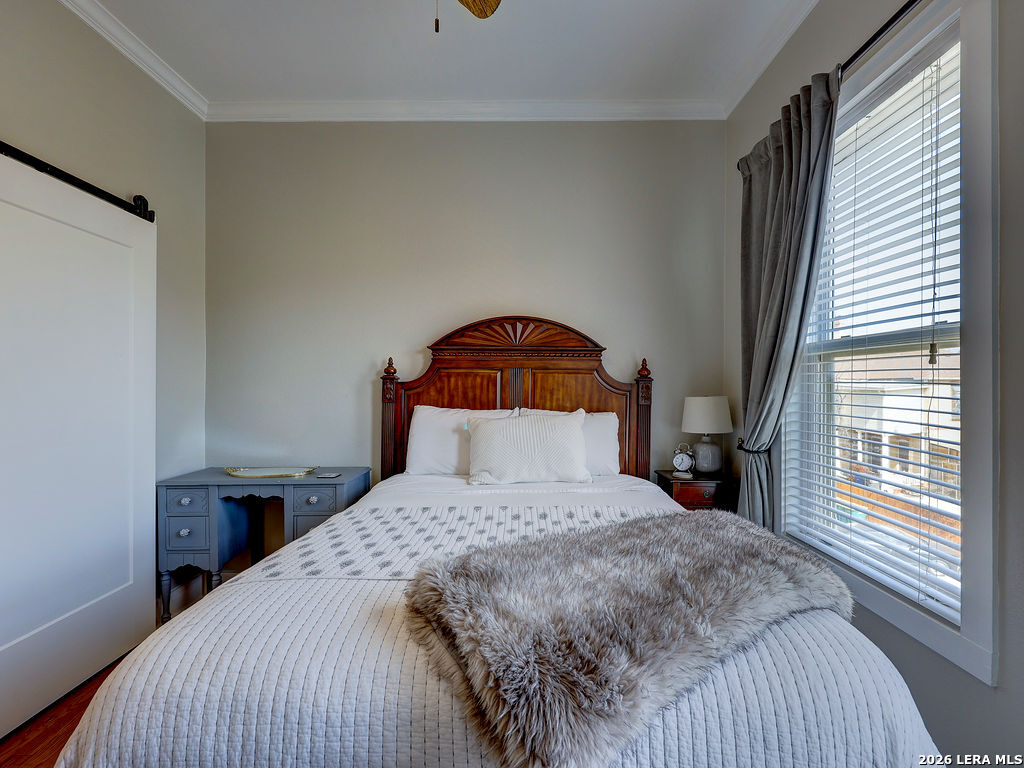 400 E Guenther San Antonio TX 78210