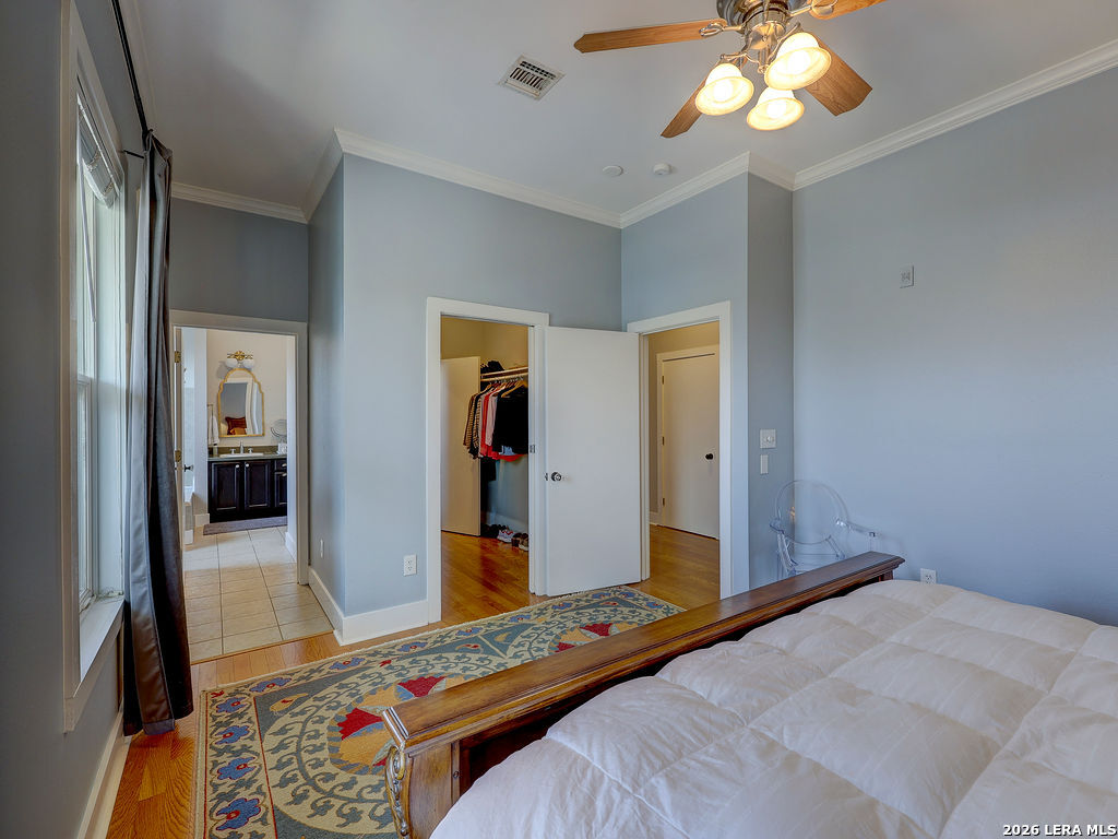 400 E Guenther San Antonio TX 78210