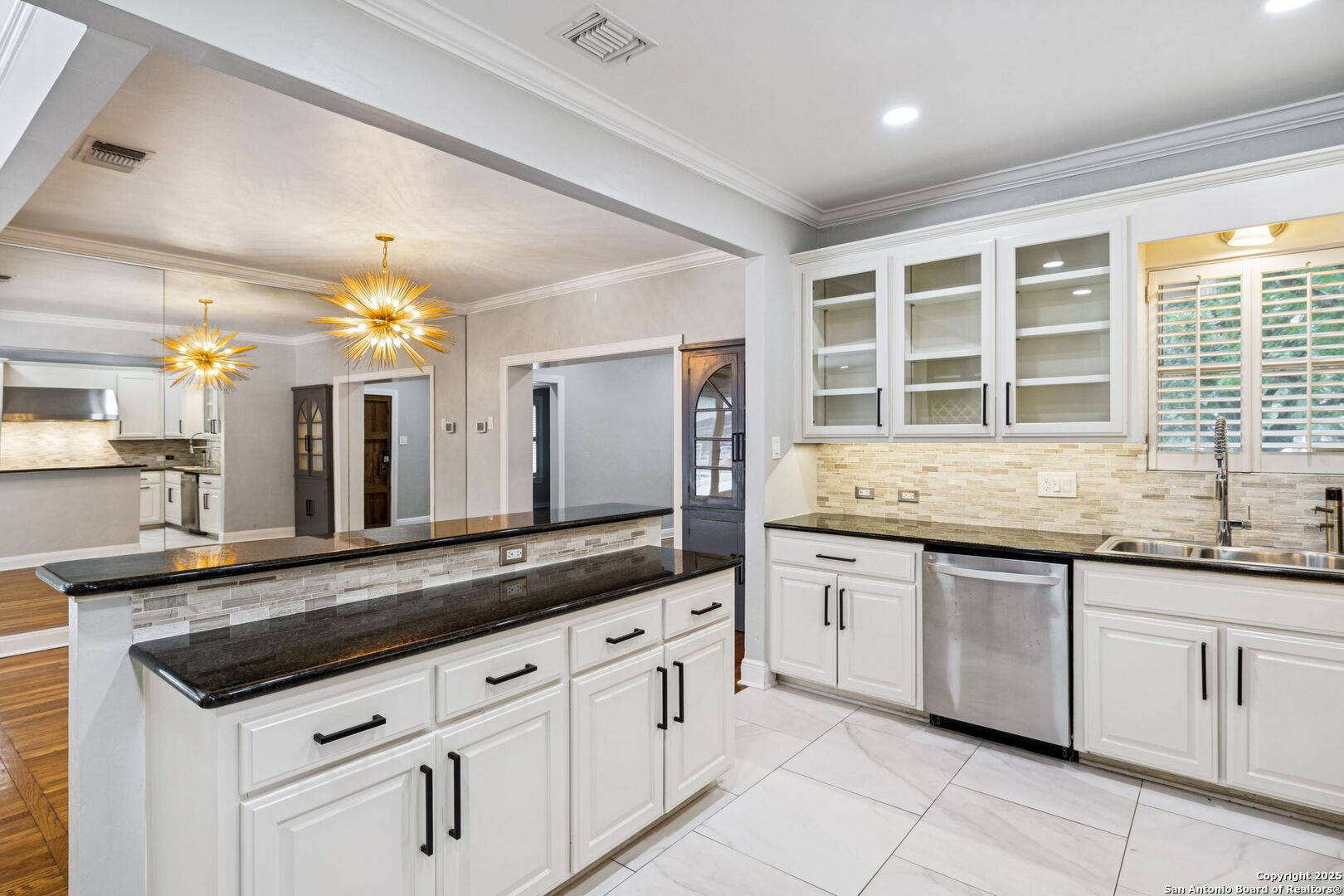 102 Nacogdoches San Antonio TX 78209
