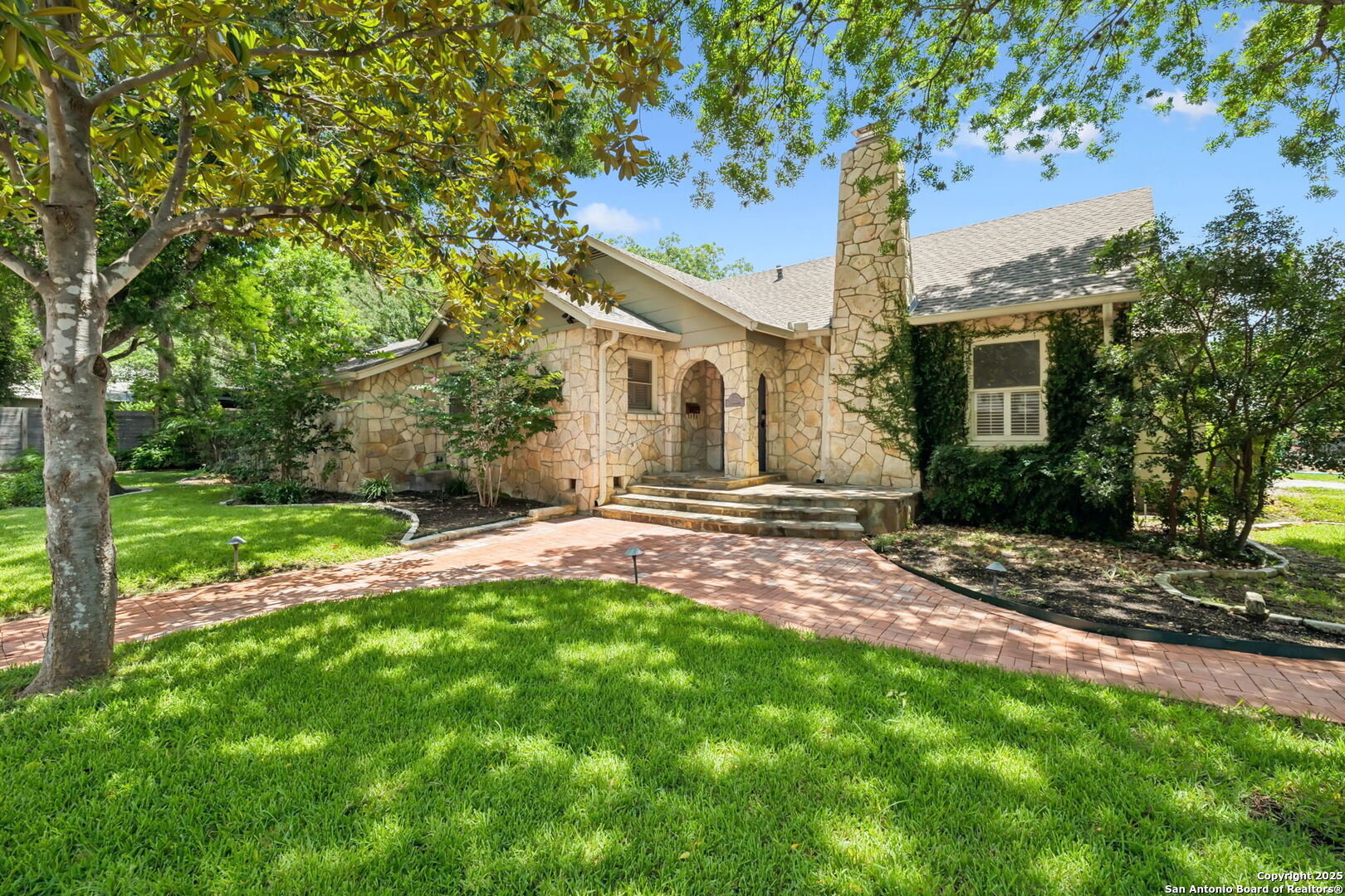 102 Nacogdoches San Antonio TX 78209