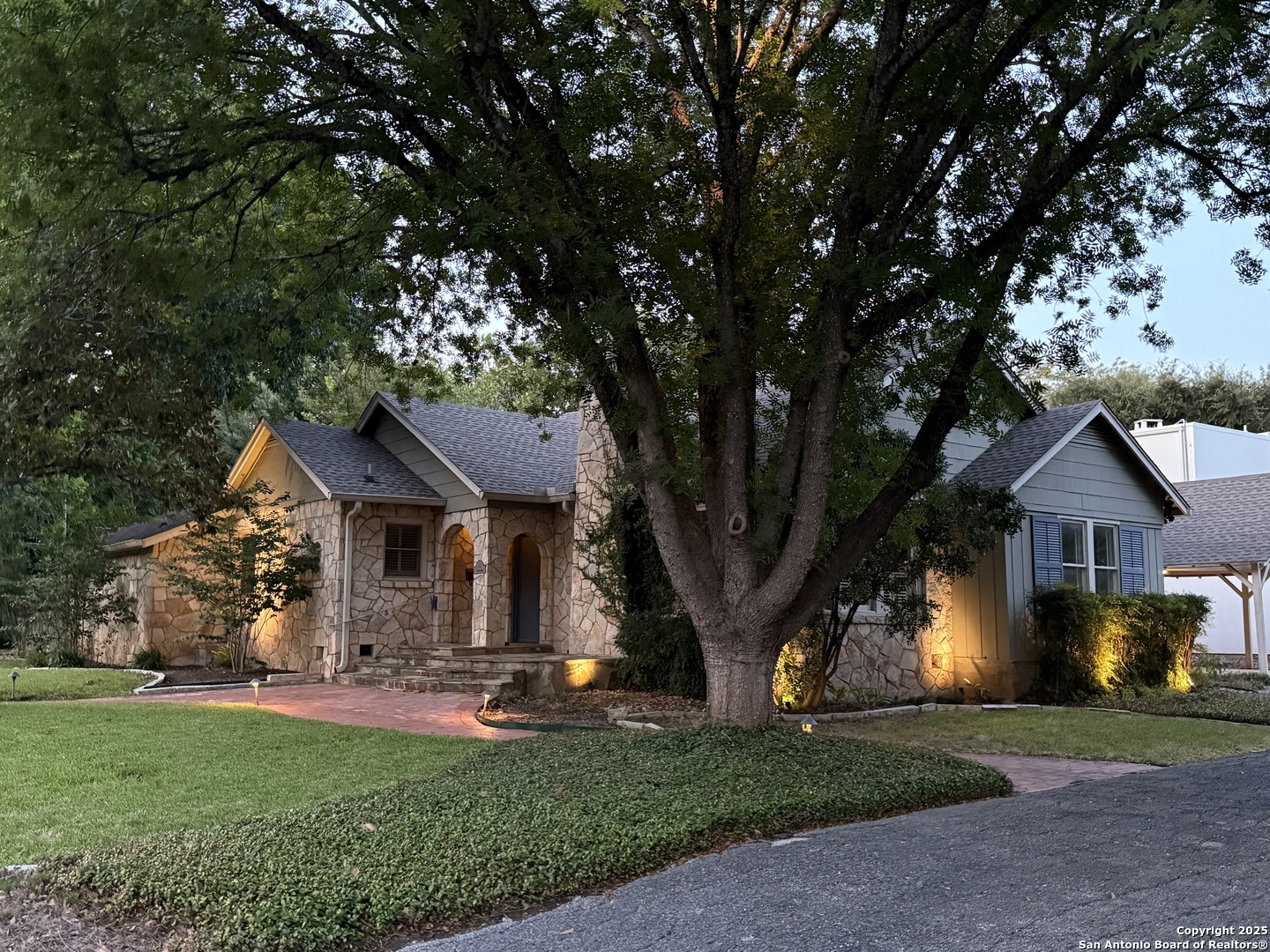 102 Nacogdoches San Antonio TX 78209