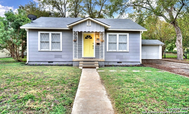 1703 22nd Street Hondo TX 78861