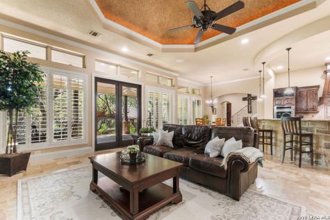 25 Stone Terrace Fair Oaks Ranch TX 78015