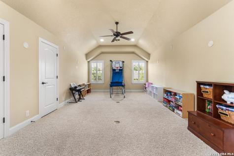 25 Stone Terrace Fair Oaks Ranch TX 78015