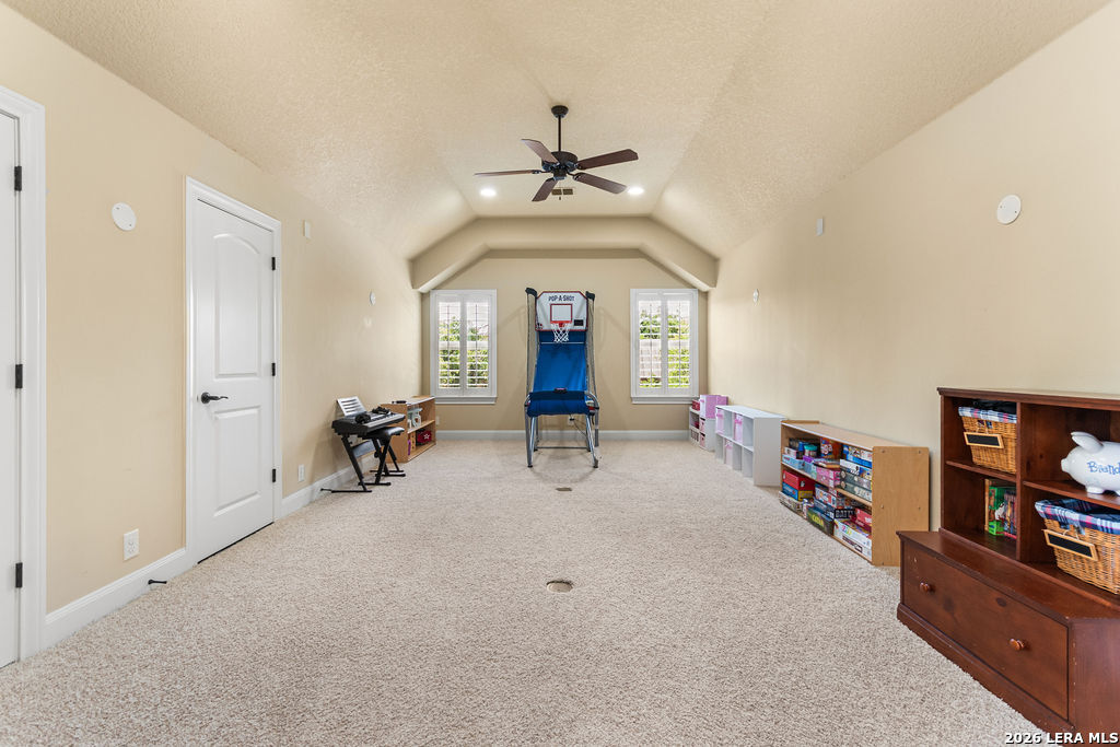 25 Stone Terrace Fair Oaks Ranch TX 78015