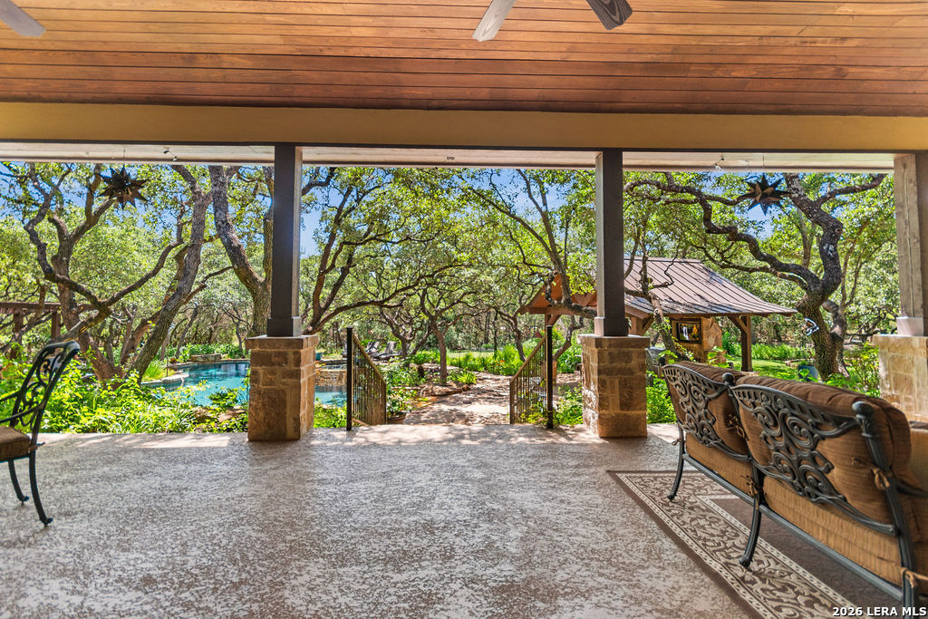 25 Stone Terrace Fair Oaks Ranch TX 78015