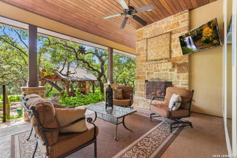 25 Stone Terrace Fair Oaks Ranch TX 78015