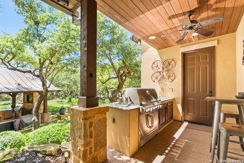25 Stone Terrace Fair Oaks Ranch TX 78015