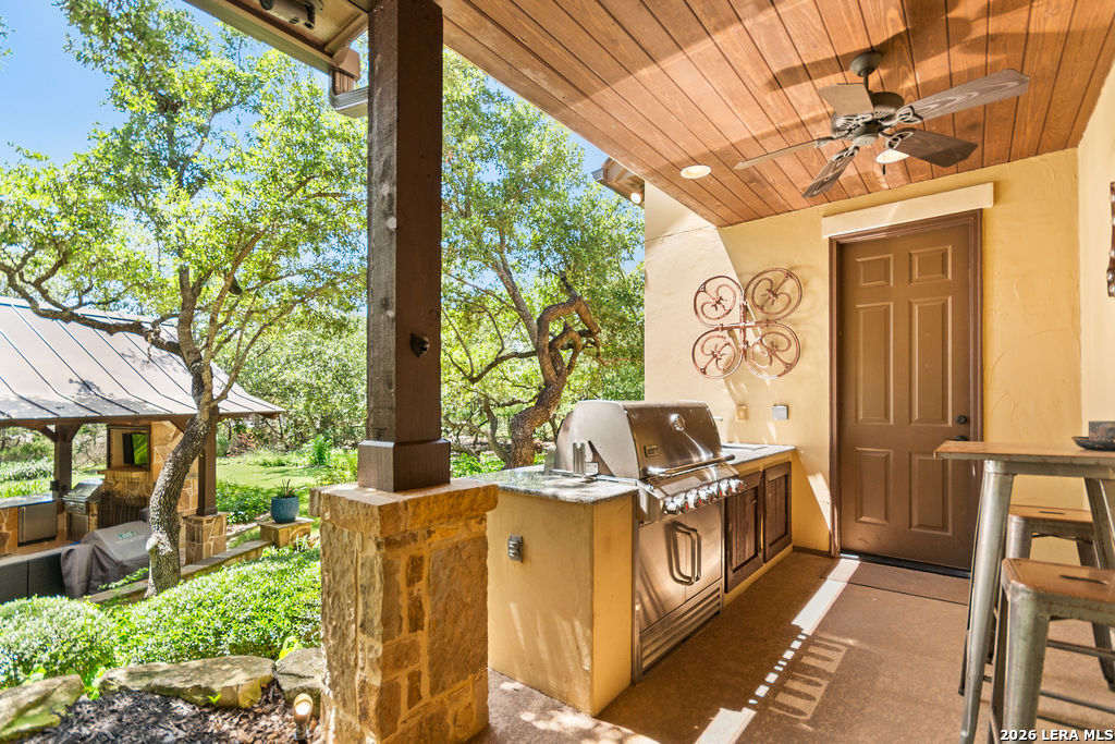 25 Stone Terrace Fair Oaks Ranch TX 78015