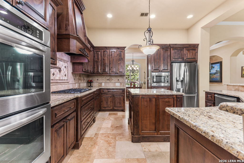 25 Stone Terrace Fair Oaks Ranch TX 78015