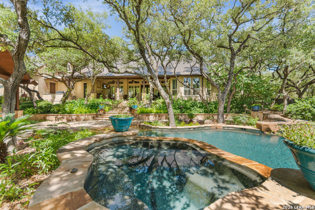 25 Stone Terrace Fair Oaks Ranch TX 78015