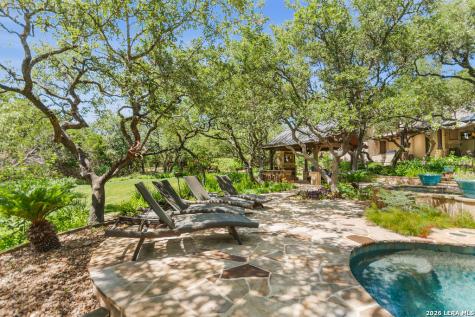 25 Stone Terrace Fair Oaks Ranch TX 78015
