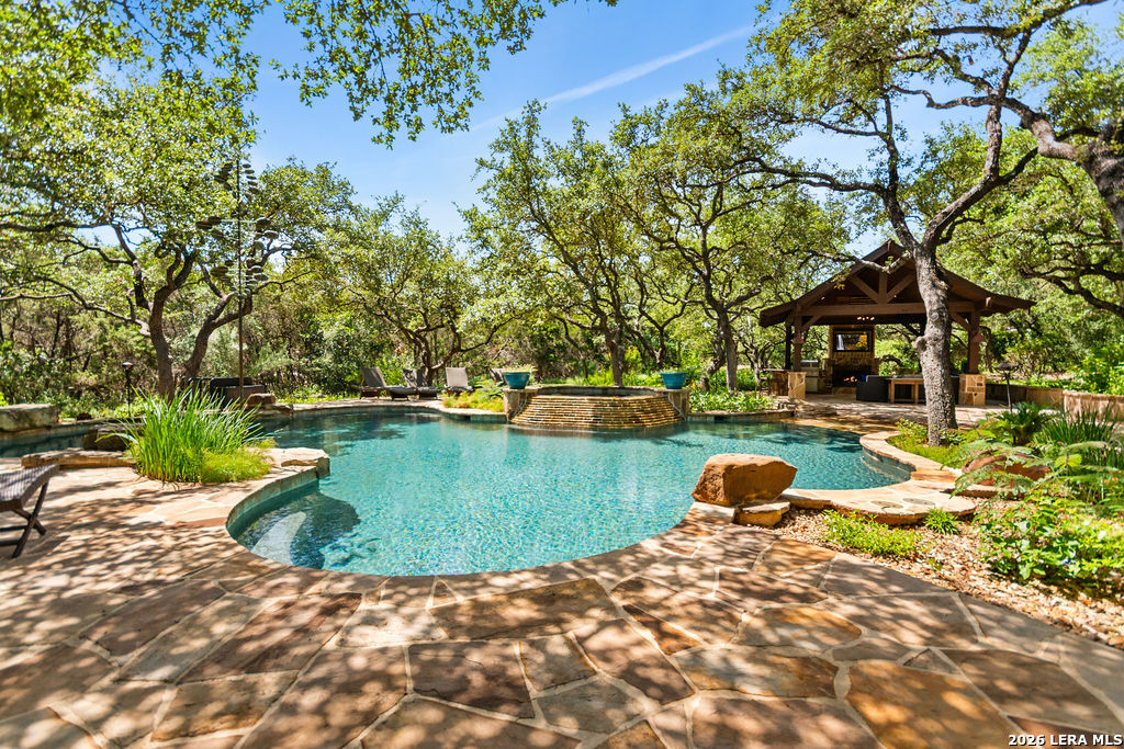 25 Stone Terrace Fair Oaks Ranch TX 78015